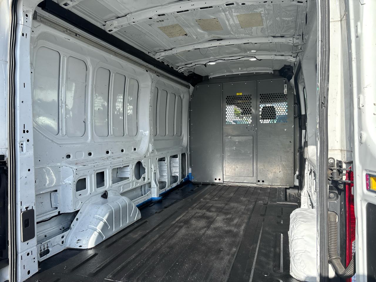 Ford Transit Cargo Van T-250 130" Med Rf 9070 GVWR RWD 2020