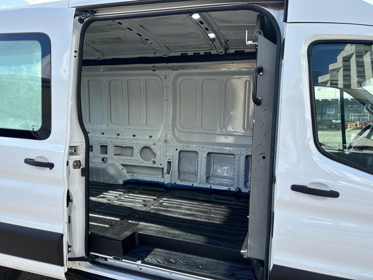 Ford Transit Cargo Van T-250 130" Med Rf 9070 GVWR RWD 2020