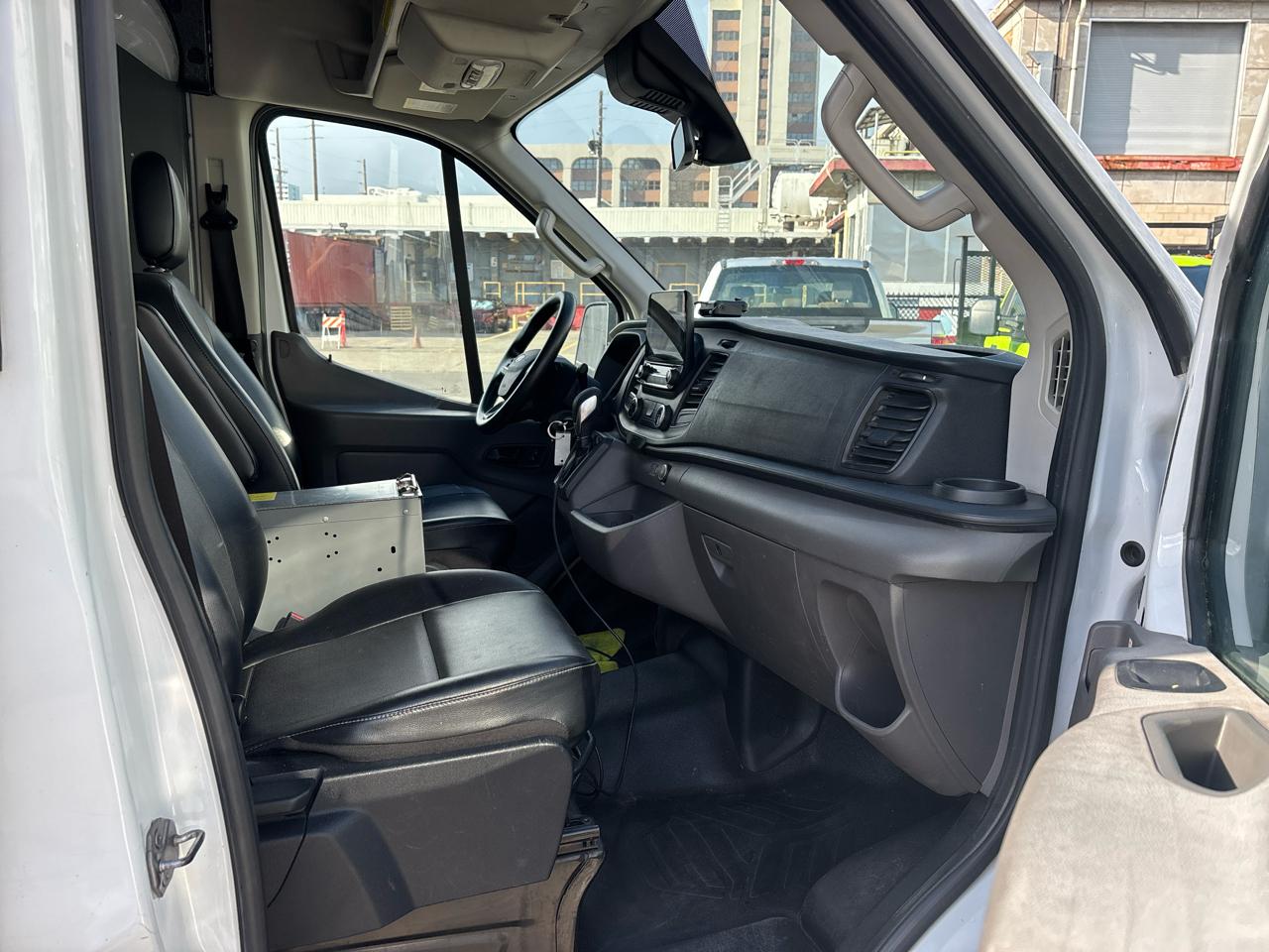 Ford Transit Cargo Van T-250 130" Med Rf 9070 GVWR RWD 2020