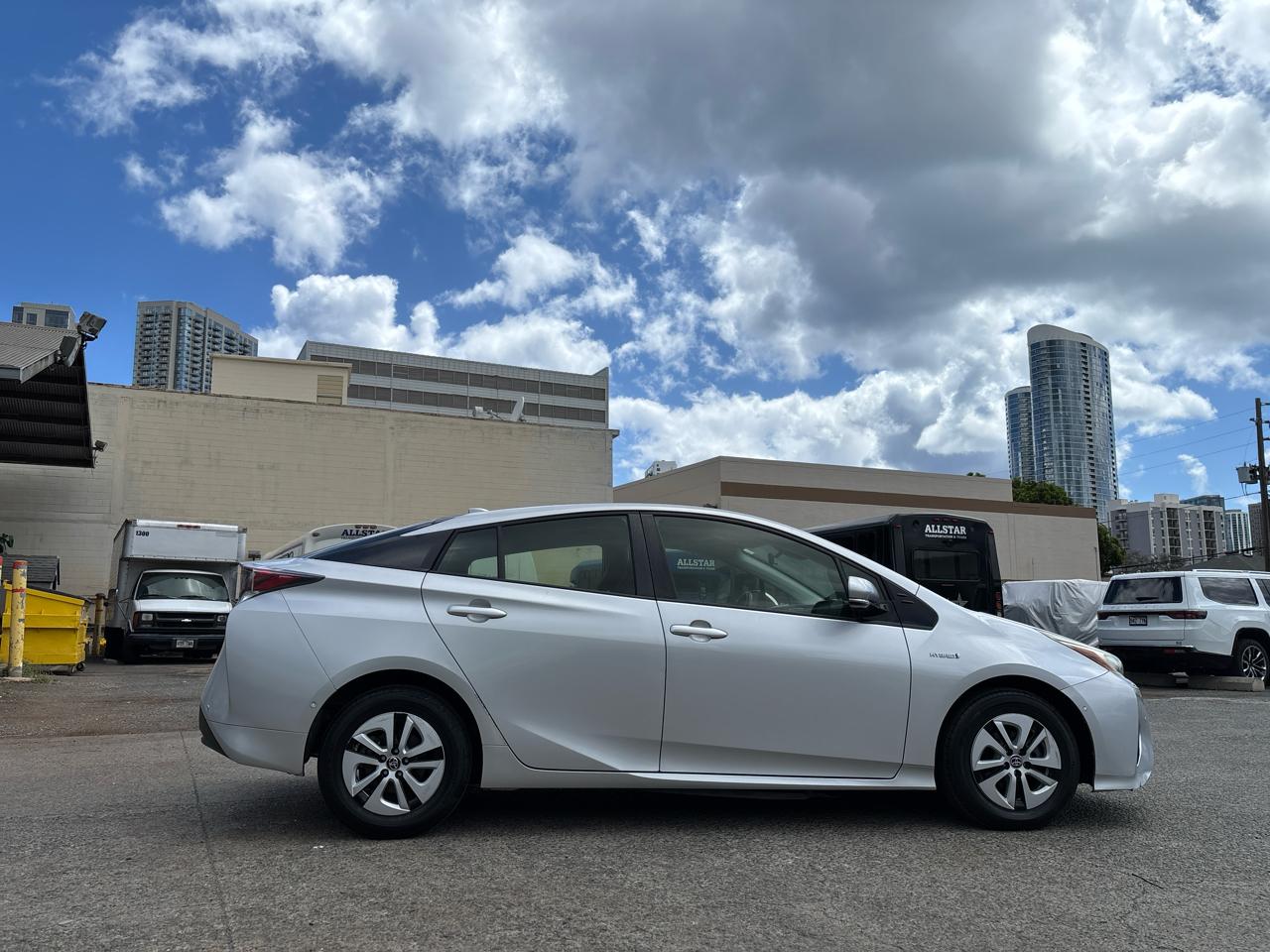 Toyota Prius Three Touring (Natl) 2018