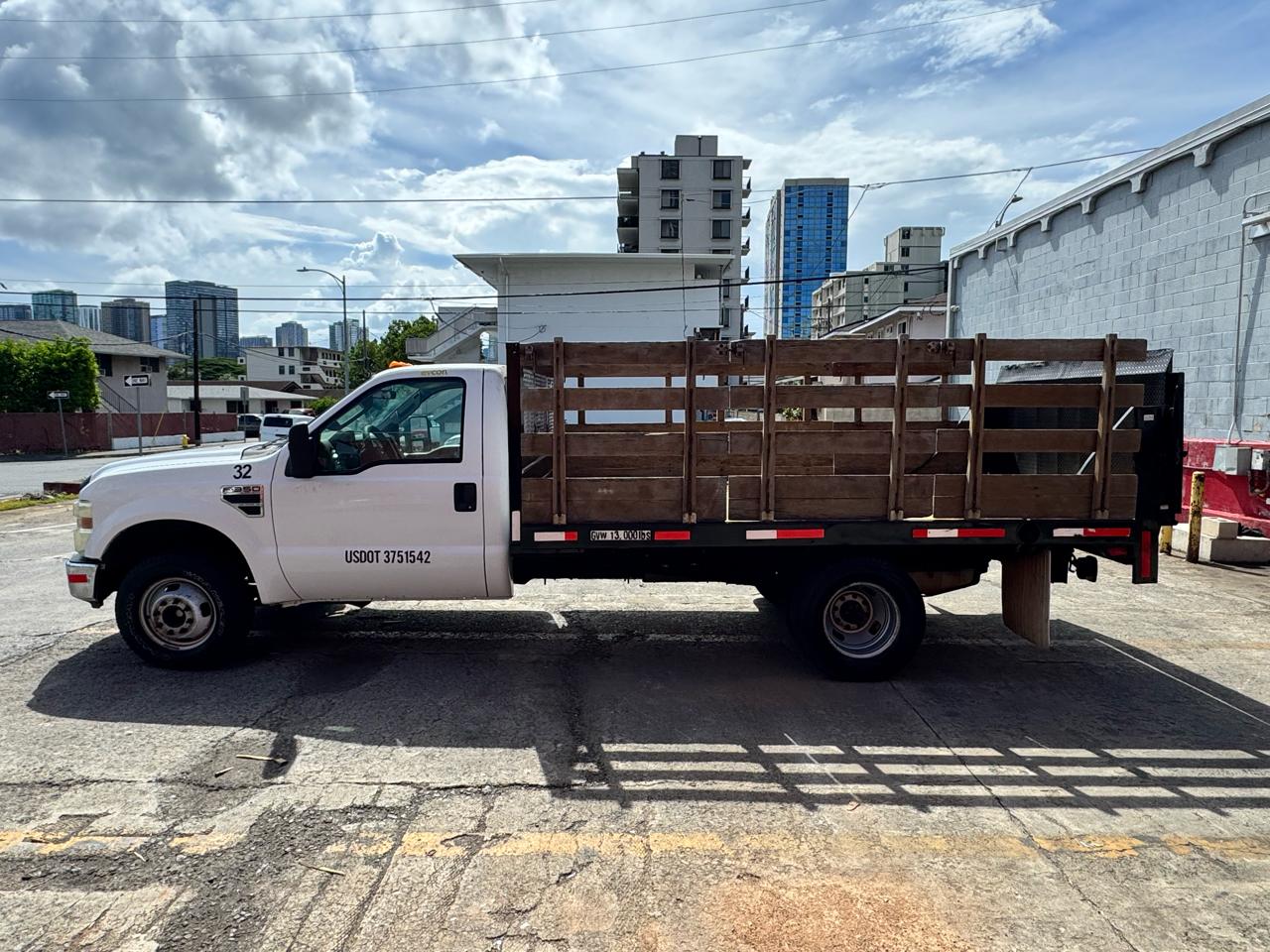 Ford Super Duty F-350 DRW 2WD Reg Cab 141" WB 60" CA XLT 2008