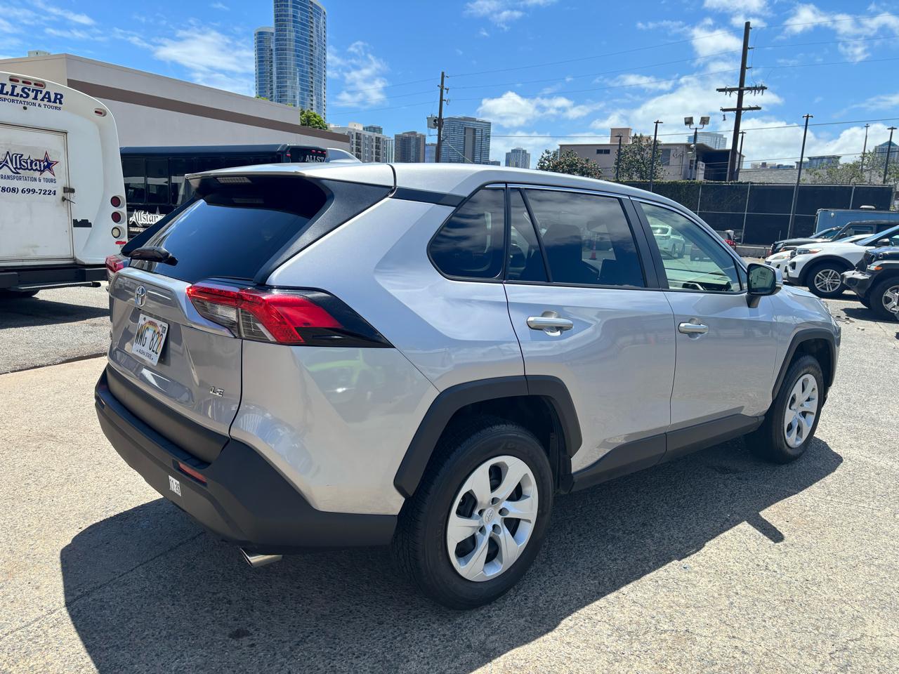 Toyota RAV4 LE FWD (Natl) 2023