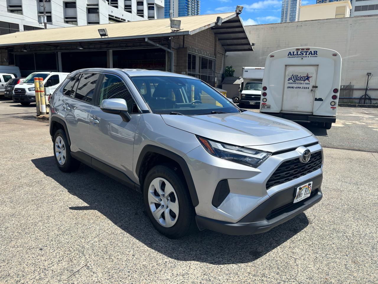 Toyota RAV4 LE FWD (Natl) 2023