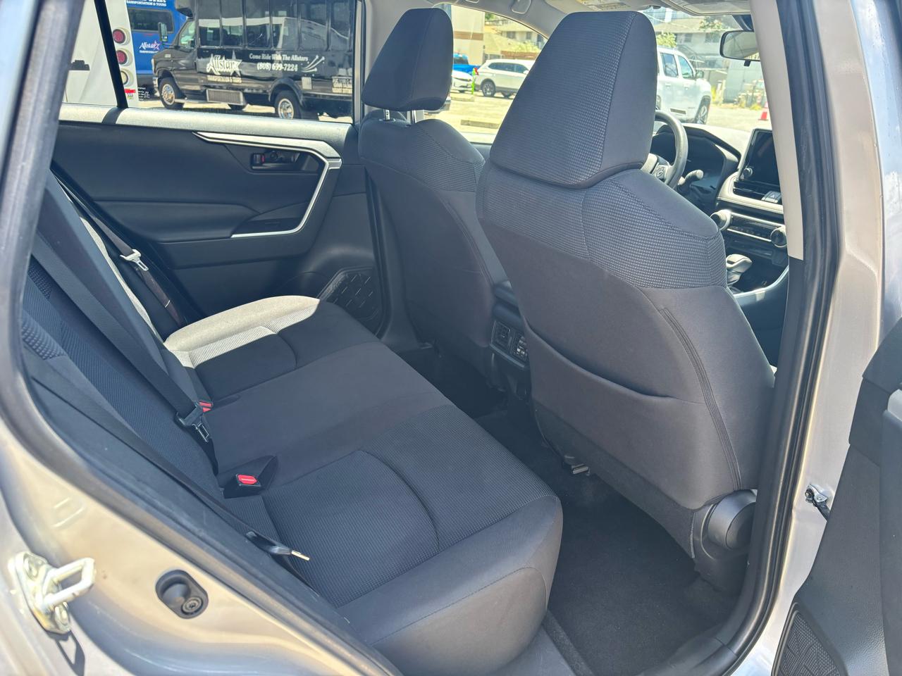 Toyota RAV4 LE FWD (Natl) 2023