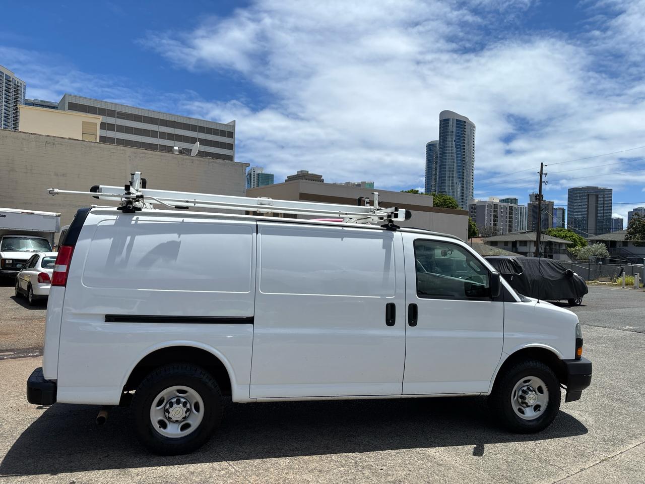 Chevrolet Express Cargo Van RWD 2500 135" 2022