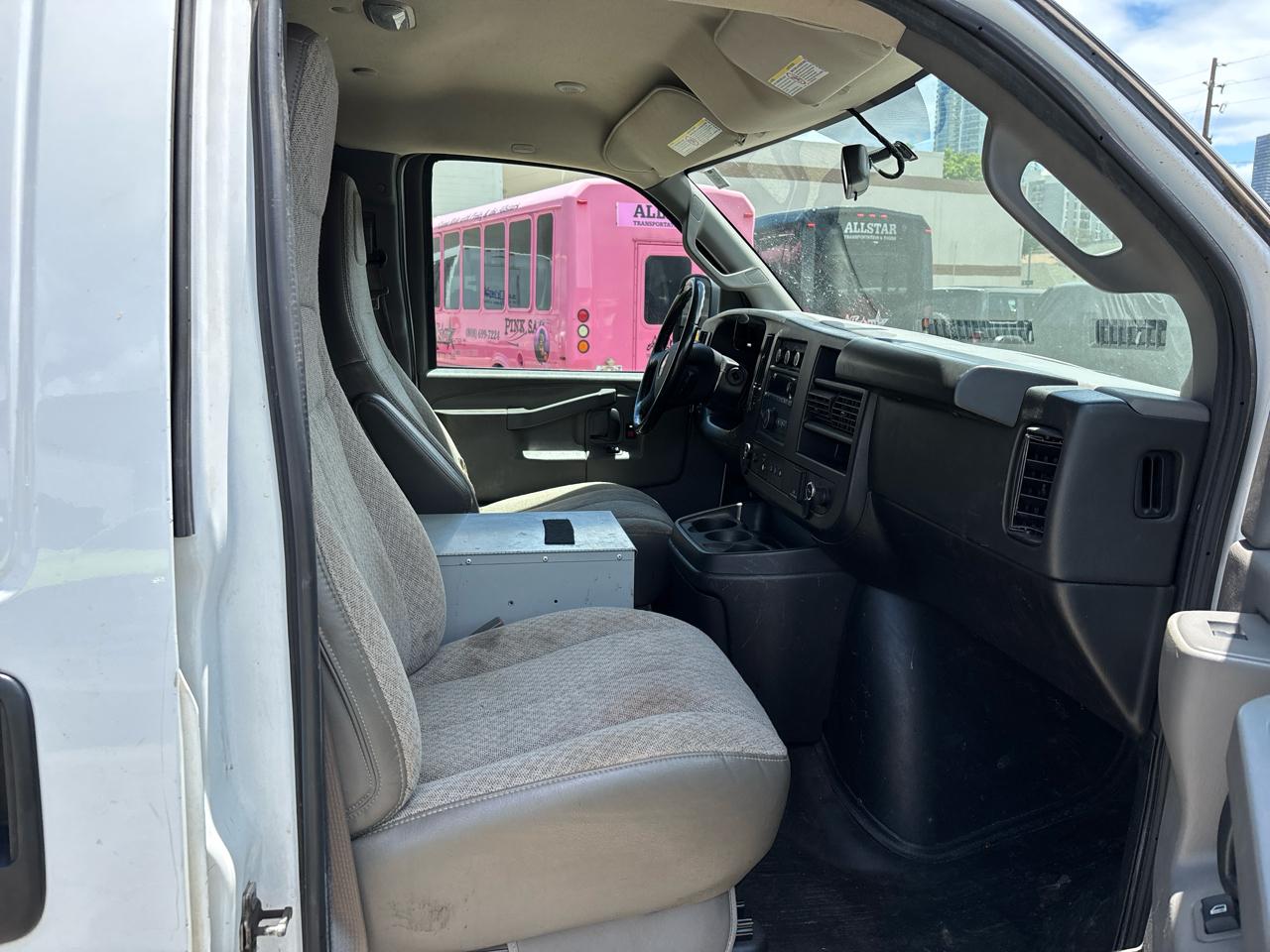 Chevrolet Express Cargo Van RWD 2500 135" 2022