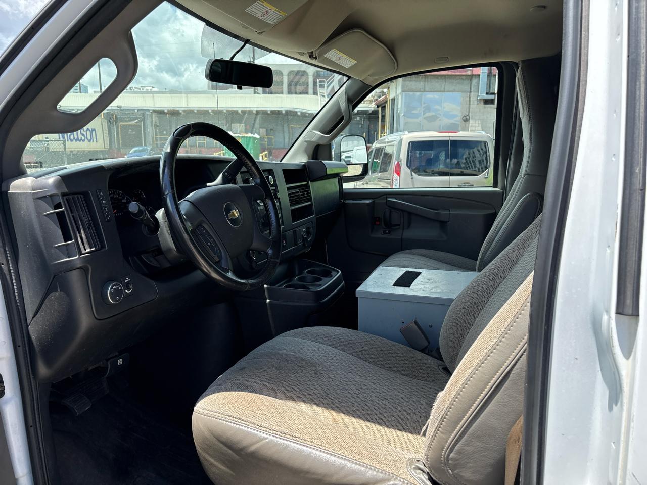 Chevrolet Express Cargo Van RWD 2500 135" 2022