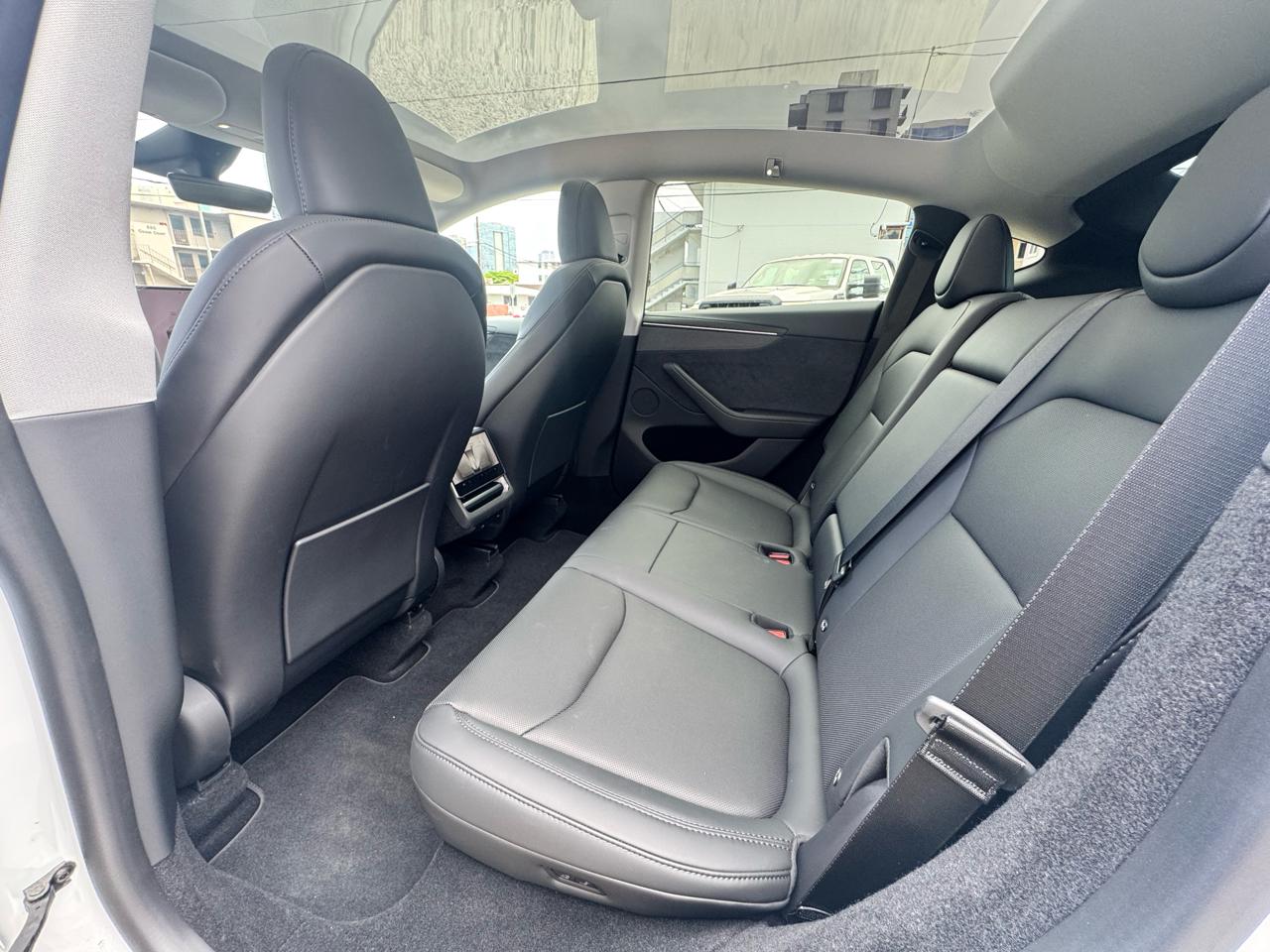 Tesla Model Y Premium RWD 2026