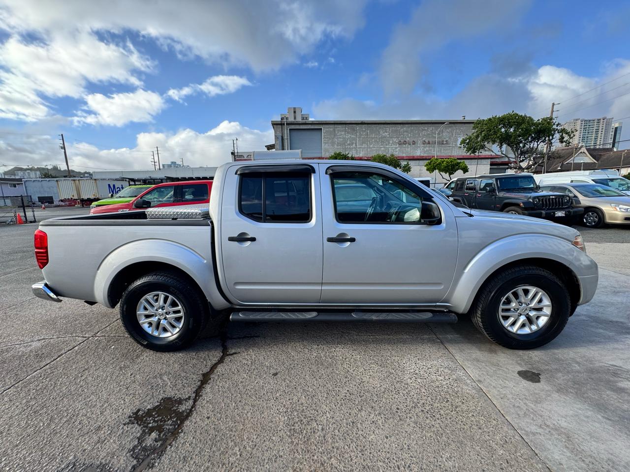Nissan Frontier 2WD Crew Cab SWB Auto SV 2015