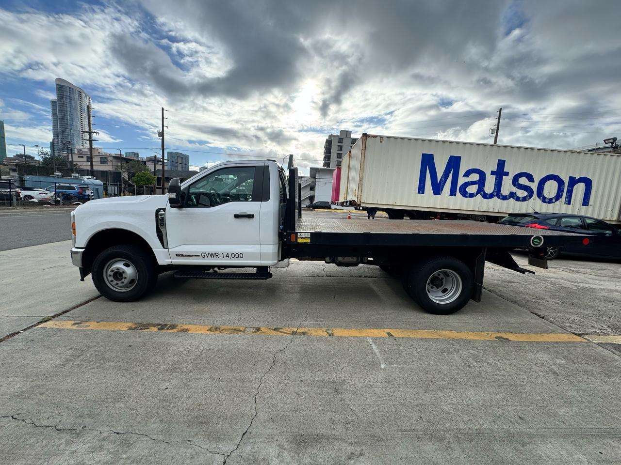 Ford Super Duty F-350 DRW XLT 4WD Reg Cab 145" WB 60" CA 2023