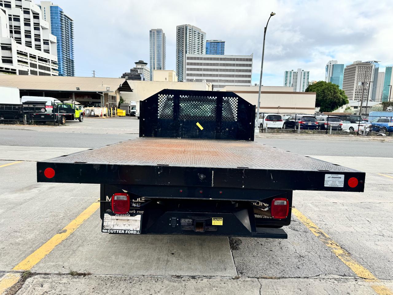 Ford Super Duty F-350 DRW XLT 4WD Reg Cab 145" WB 60" CA 2023