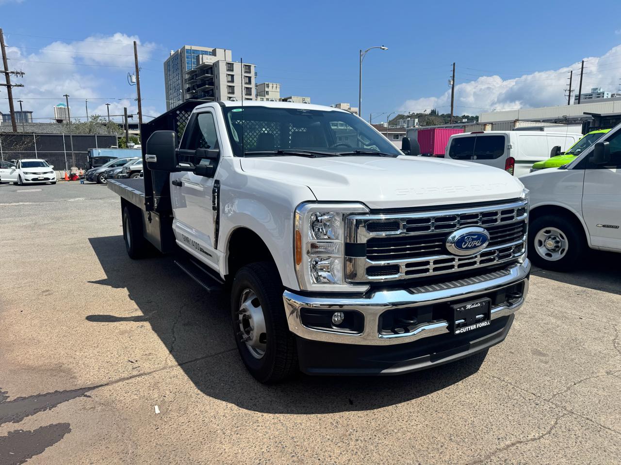 Ford Super Duty F-350 DRW XLT 4WD Reg Cab 145" WB 60" CA 2023