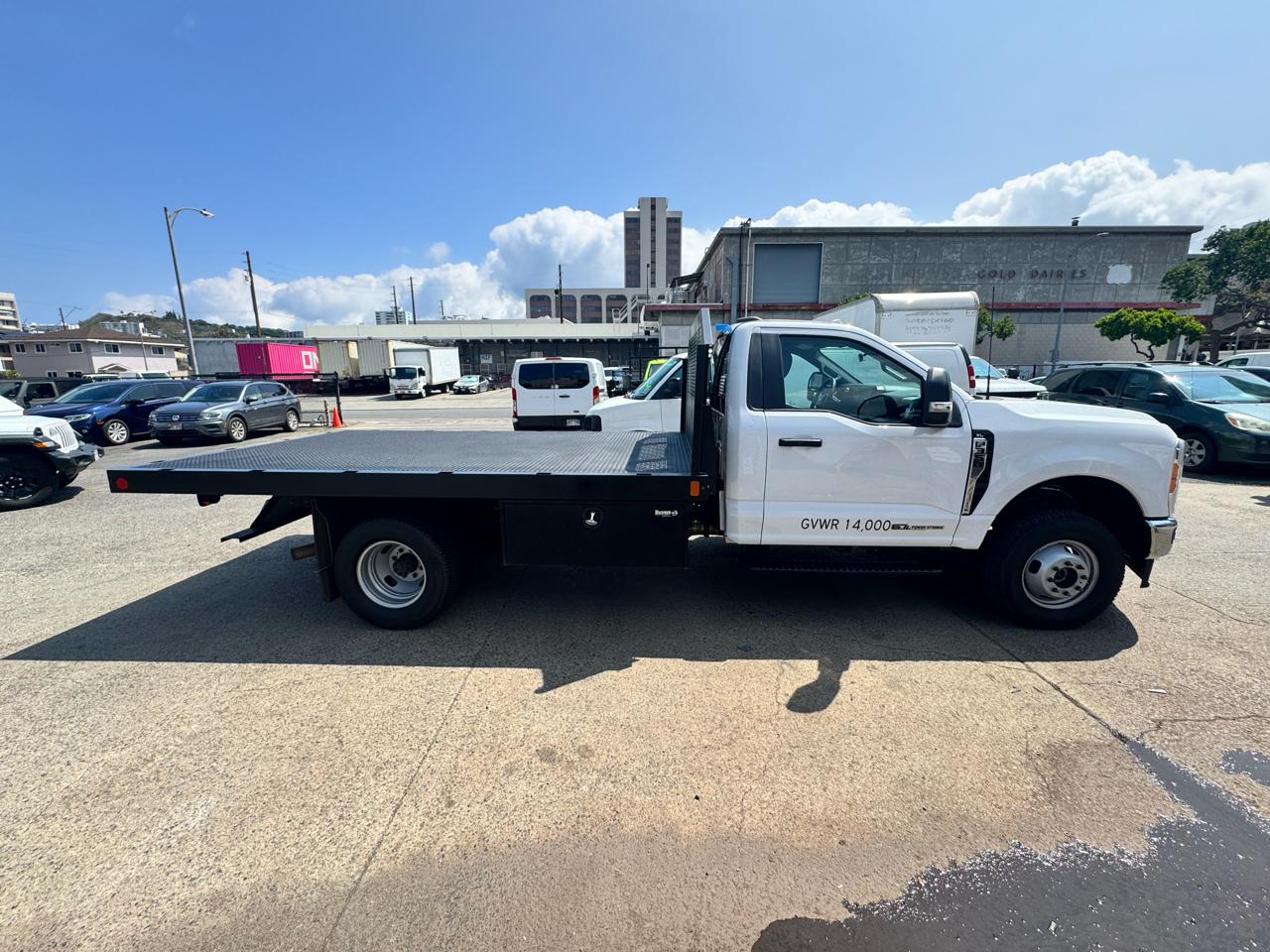 Ford Super Duty F-350 DRW XLT 4WD Reg Cab 145" WB 60" CA 2023