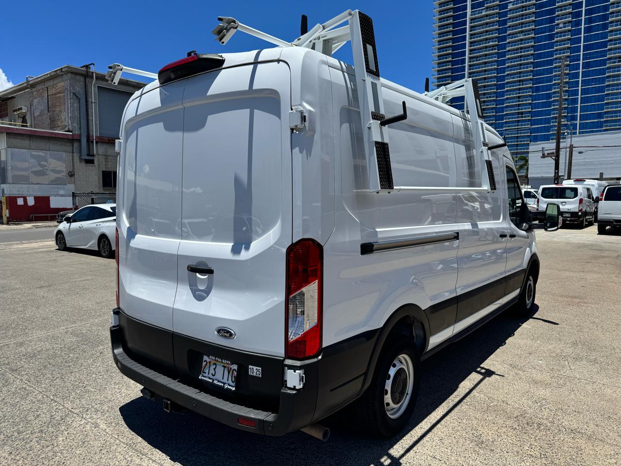 Ford Transit Cargo Van T-250 130" Med Rf 9070 GVWR RWD 2023