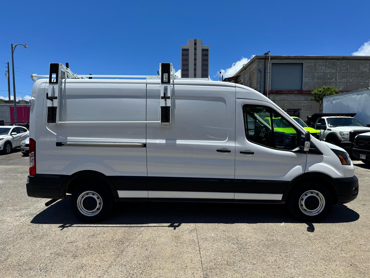 Ford Transit Cargo Van T-250 130" Med Rf 9070 GVWR RWD 2023