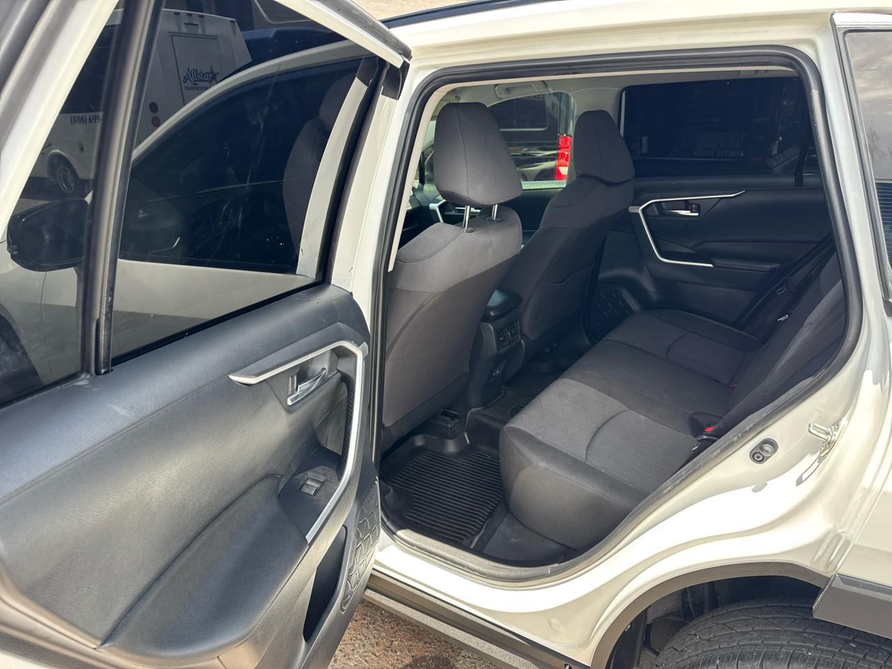 Toyota RAV4 XLE FWD (Natl) 2025