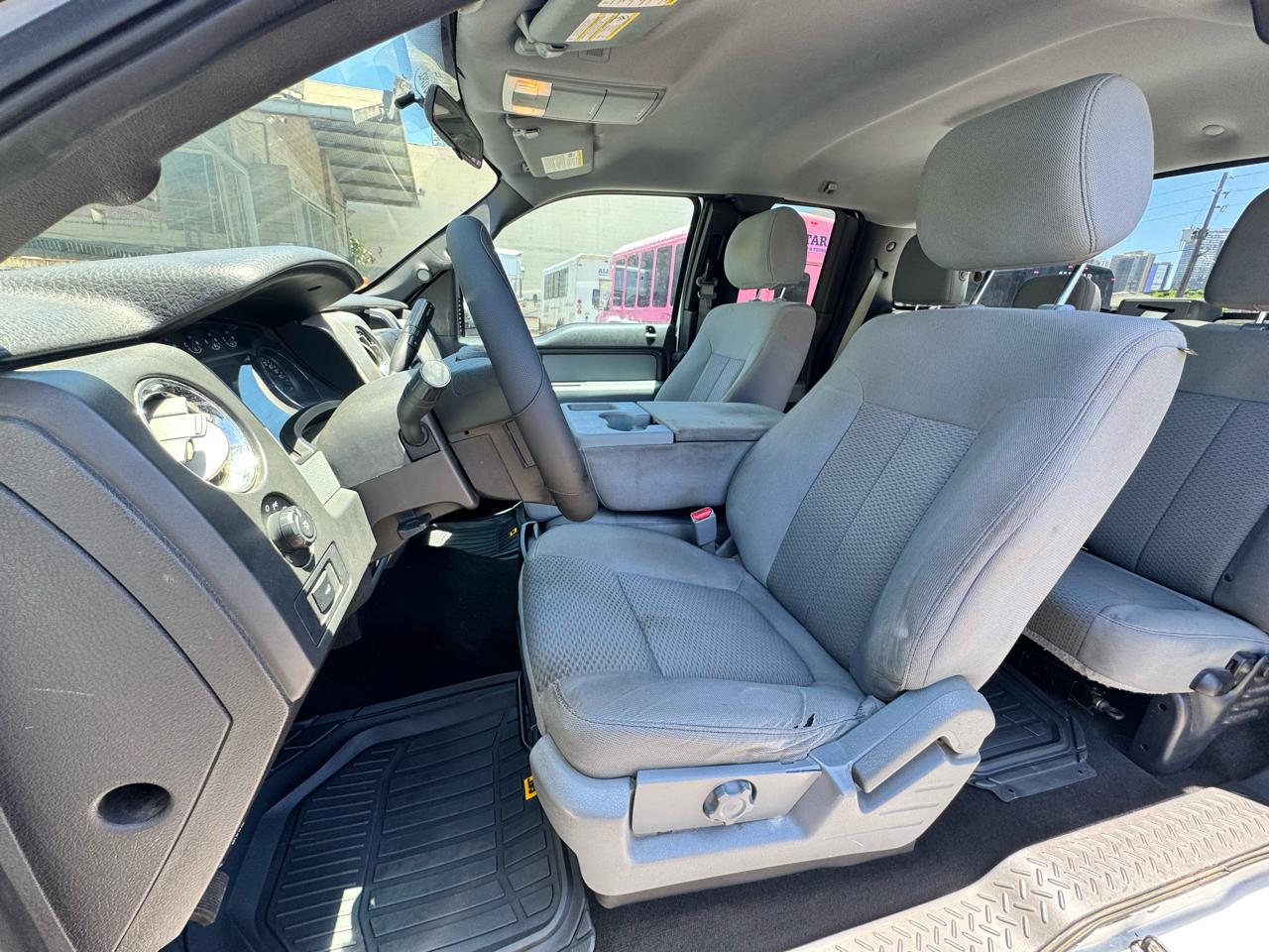 Ford F-150 2WD SuperCab 145" Lariat 2014