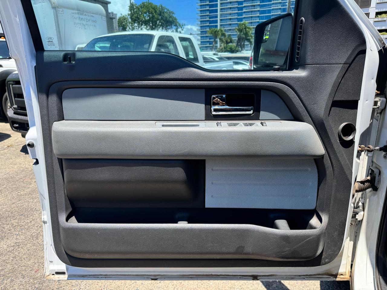 Ford F-150 2WD SuperCab 145" Lariat 2014