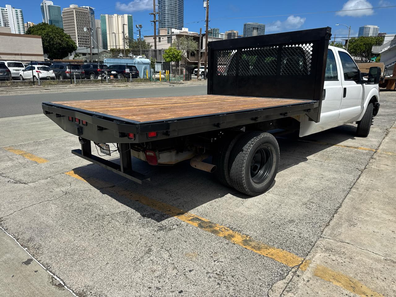 Ford Super Duty F-350 DRW 2WD Crew Cab 176" WB 60" CA Lariat 2012
