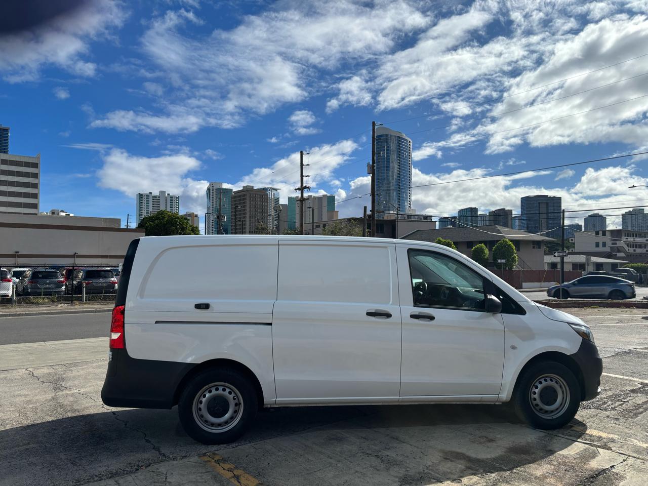 Mercedes-Benz Metris Cargo Van Standard Roof 126" Wheelbase 2023