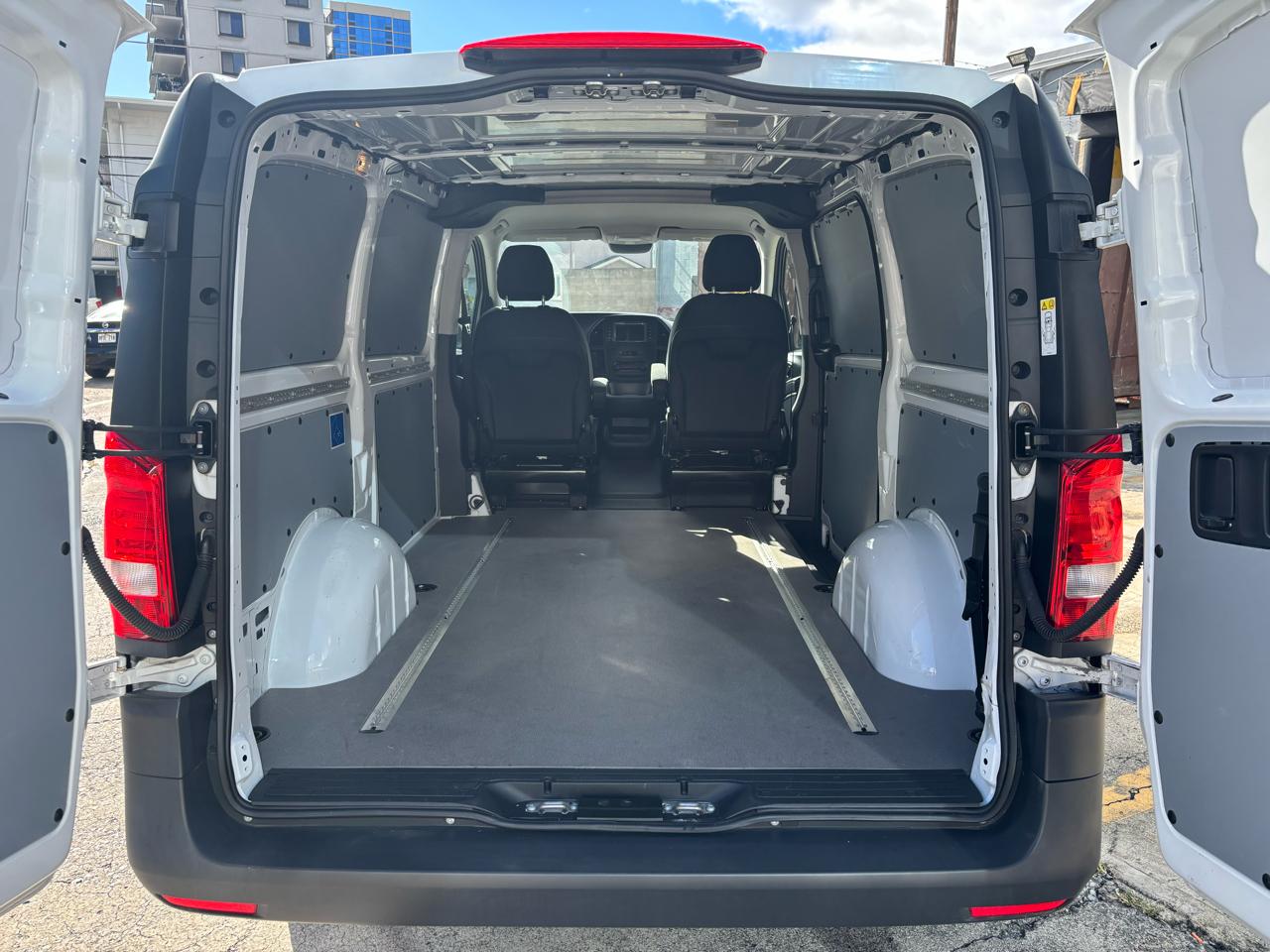 Mercedes-Benz Metris Cargo Van Standard Roof 126" Wheelbase 2023