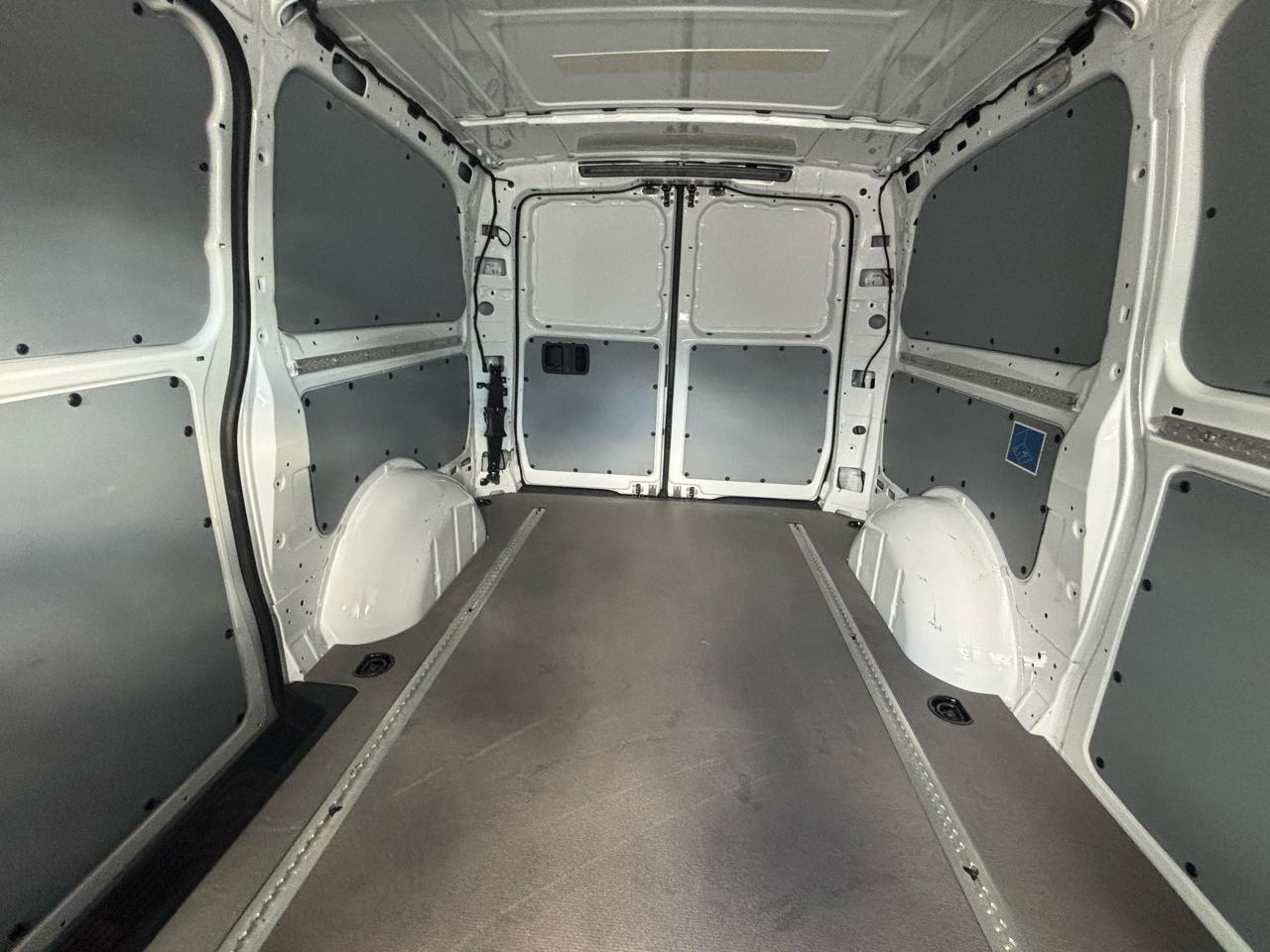 Mercedes-Benz Metris Cargo Van Standard Roof 126" Wheelbase 2023