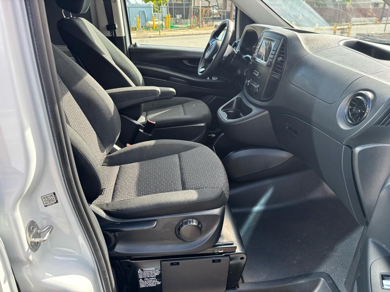 Mercedes-Benz Metris Cargo Van Standard Roof 126" Wheelbase 2023