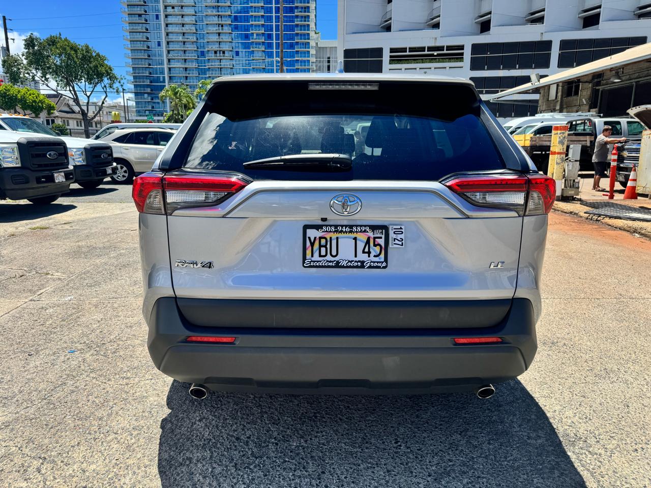 Toyota RAV4 LE FWD (Natl) 2025