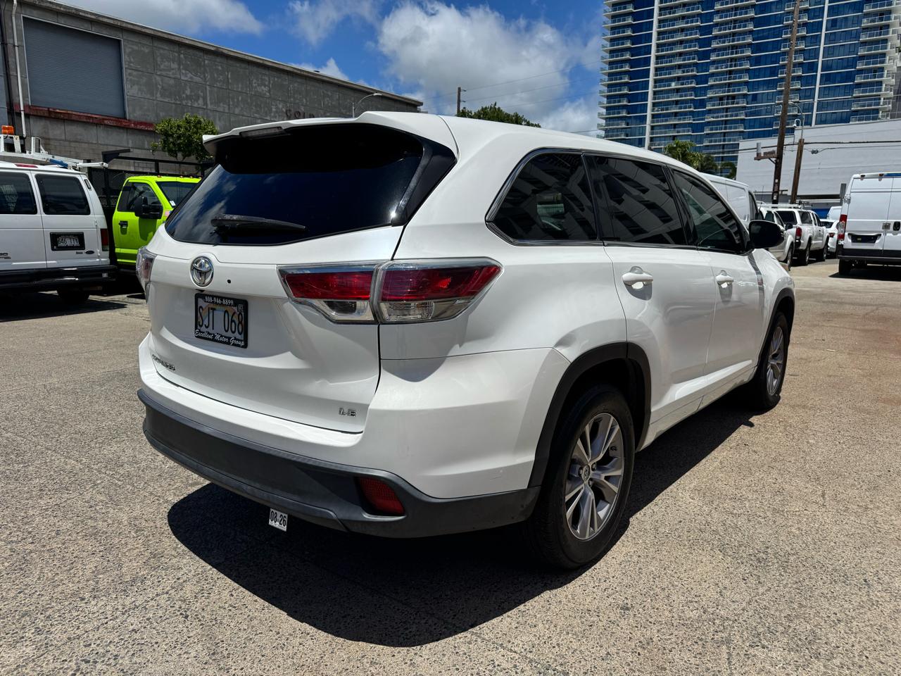 Toyota Highlander FWD 4dr V6 LE (Natl) 2015