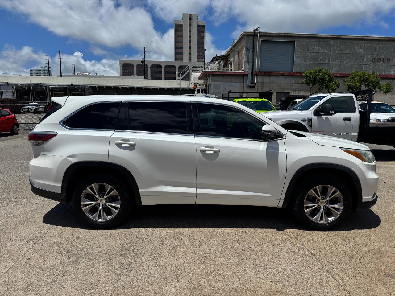 Toyota Highlander FWD 4dr V6 LE (Natl) 2015
