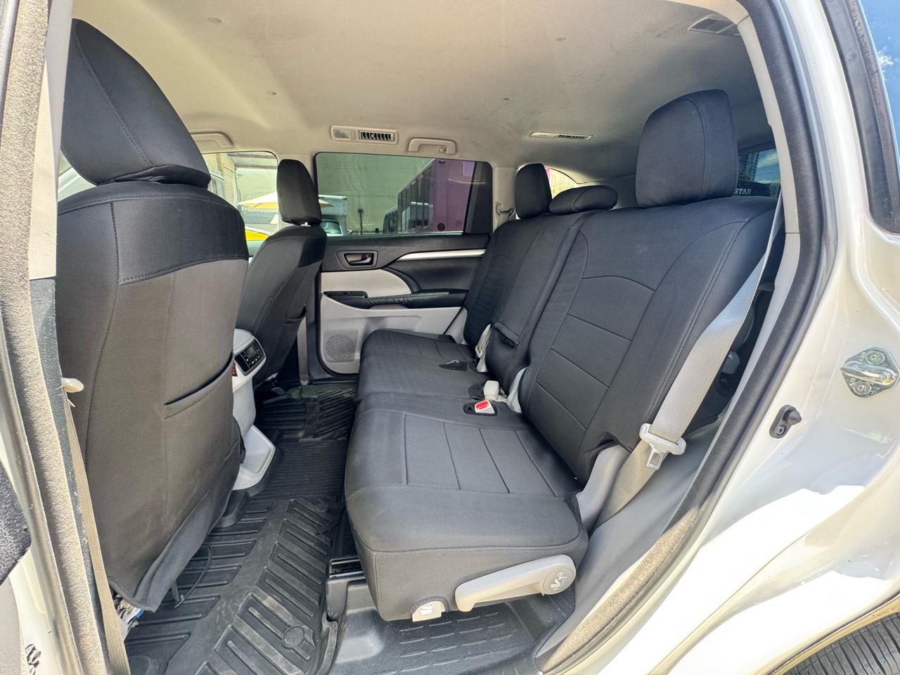 Toyota Highlander FWD 4dr V6 LE (Natl) 2015
