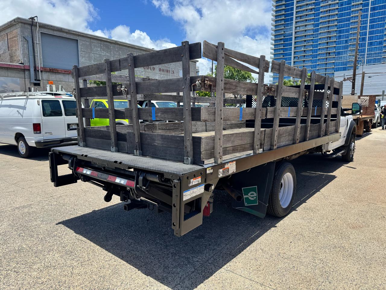 Ford Super Duty F-550 DRW XLT 4WD Reg Cab 145" WB 60" CA 2021