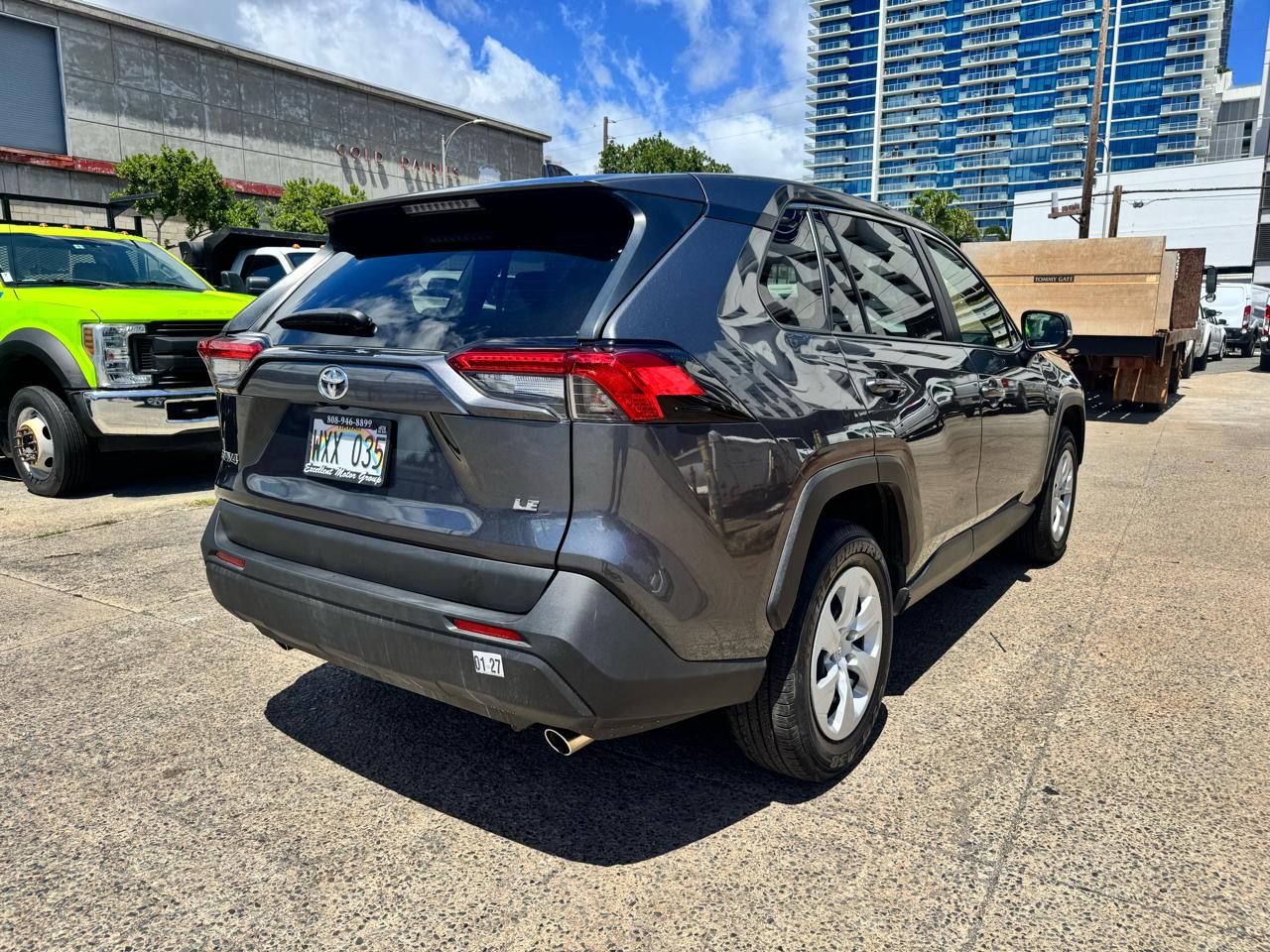 Toyota RAV4 LE FWD (Natl) 2024