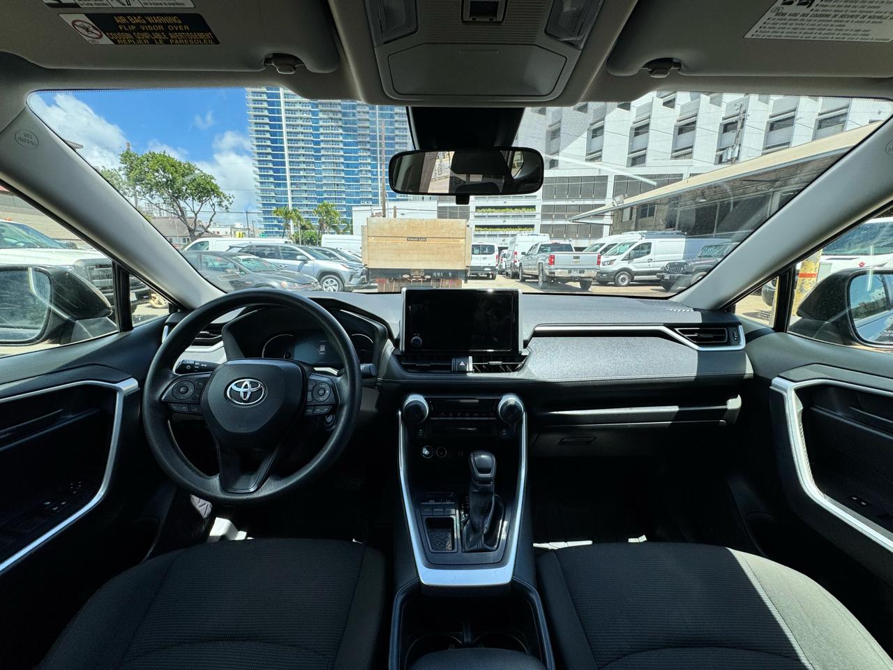 Toyota RAV4 LE FWD (Natl) 2024