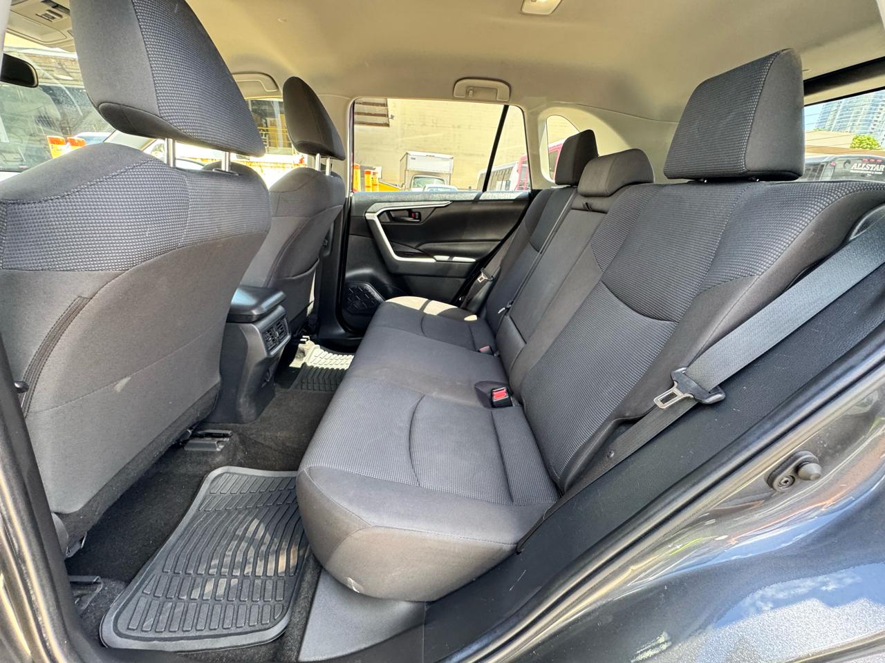 Toyota RAV4 LE FWD (Natl) 2024