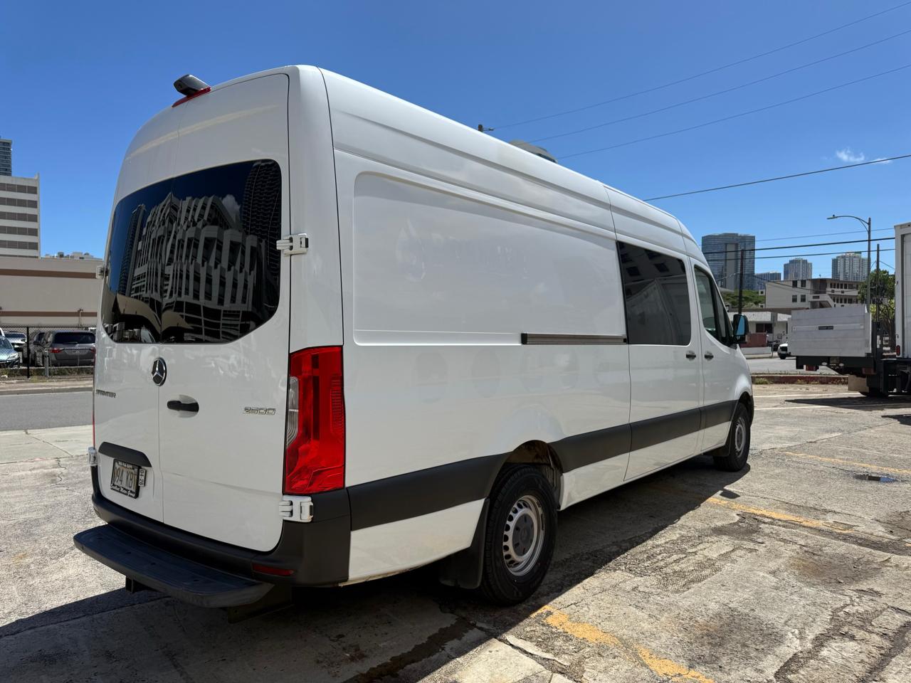 Mercedes-Benz Sprinter Cargo Van 2500 High Roof V6 170" RWD 2019