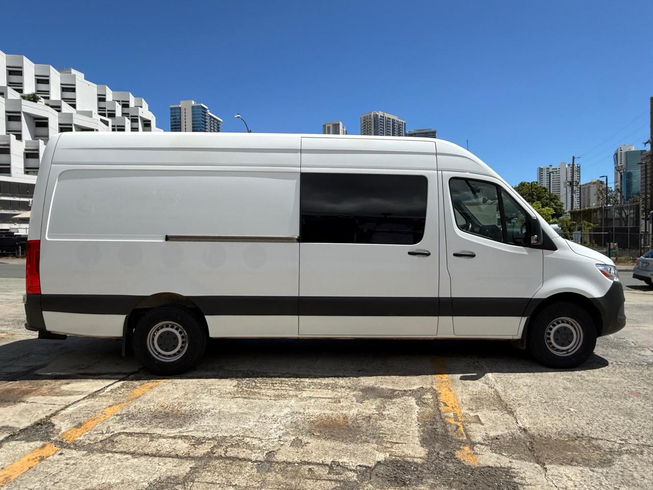 Mercedes-Benz Sprinter Cargo Van 2500 High Roof V6 170" RWD 2019