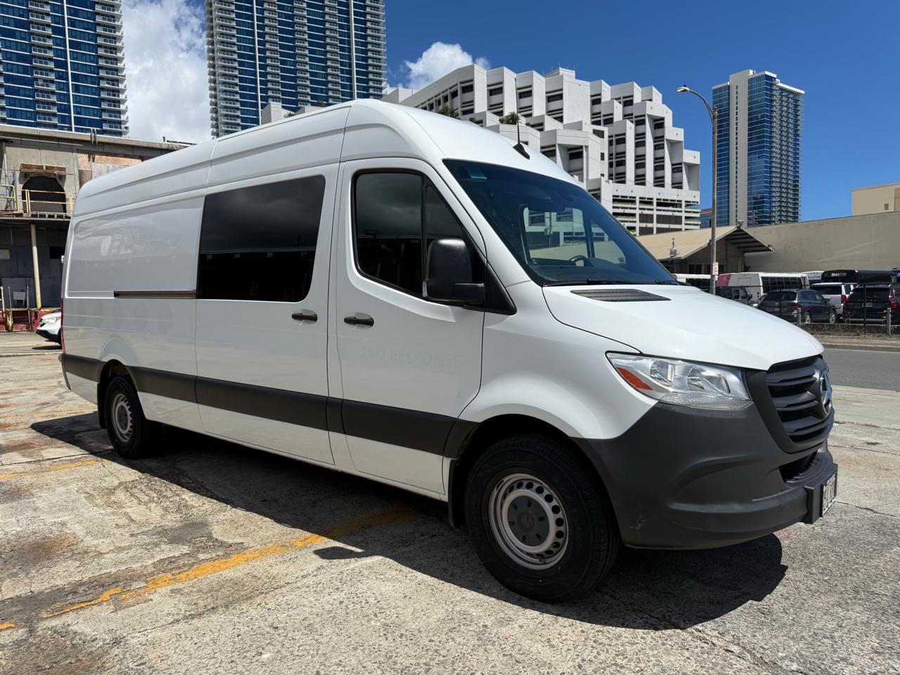 Mercedes-Benz Sprinter Cargo Van 2500 High Roof V6 170" RWD 2019