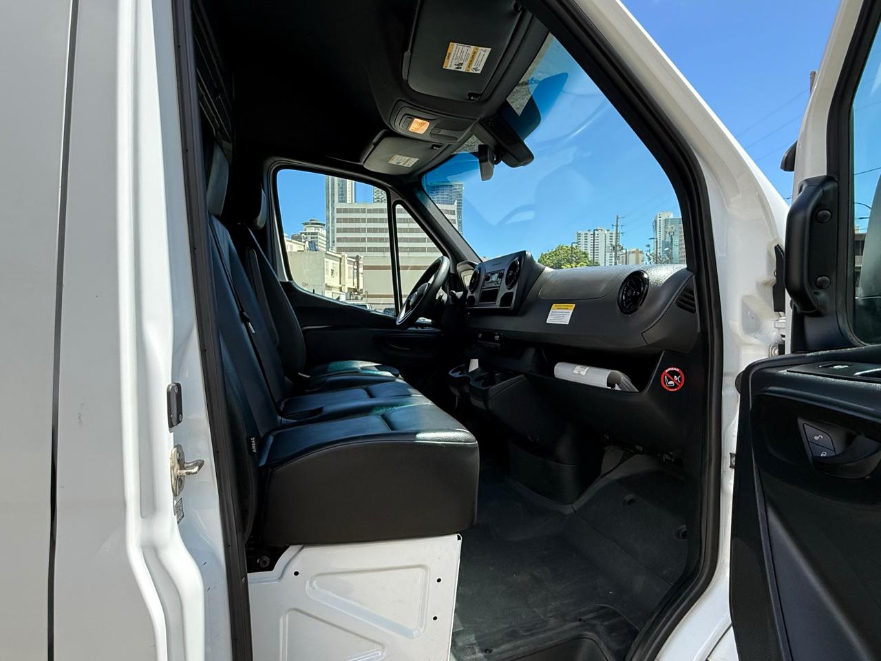 Mercedes-Benz Sprinter Cargo Van 2500 High Roof V6 170" RWD 2019