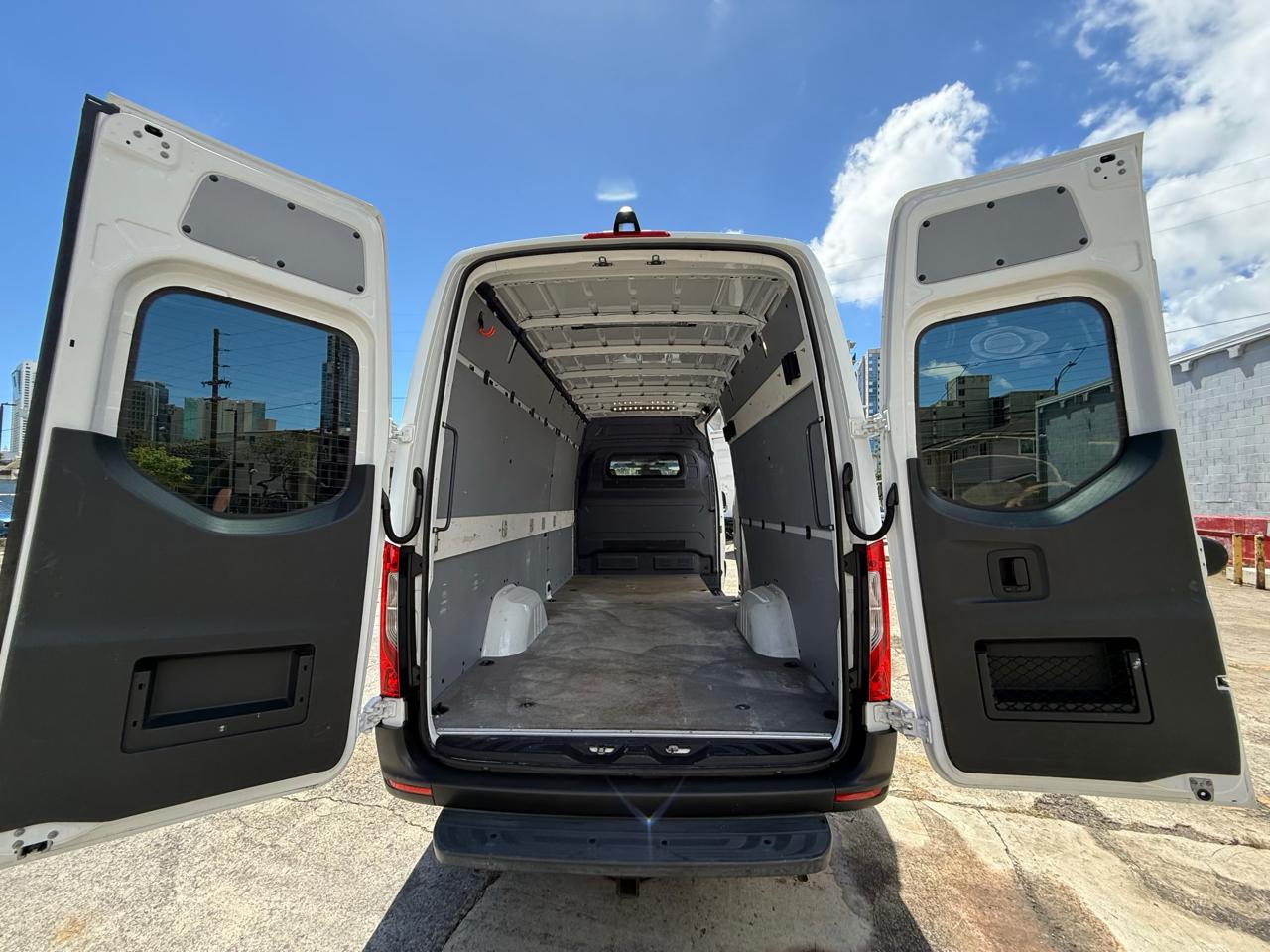 Mercedes-Benz Sprinter Cargo Van 2500 High Roof V6 170" RWD 2019