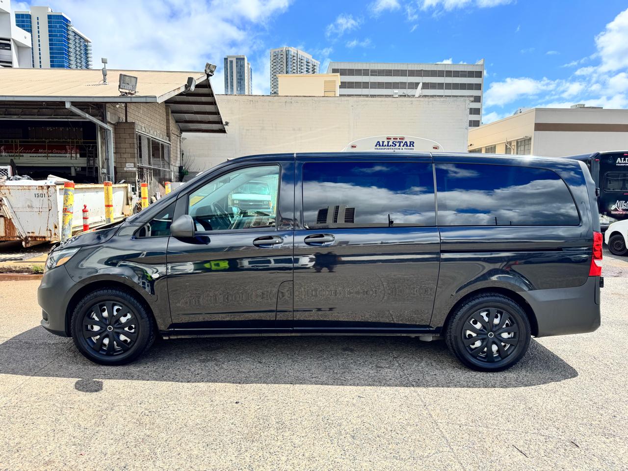 Mercedes-Benz Metris Passenger Van Standard Roof 126" Wheelbase 2019