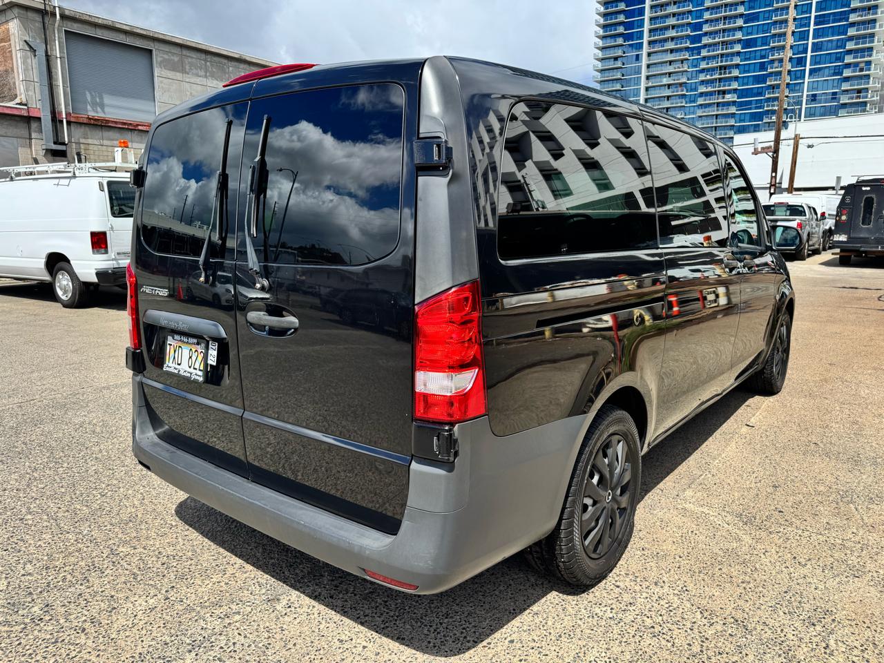 Mercedes-Benz Metris Passenger Van Standard Roof 126" Wheelbase 2019