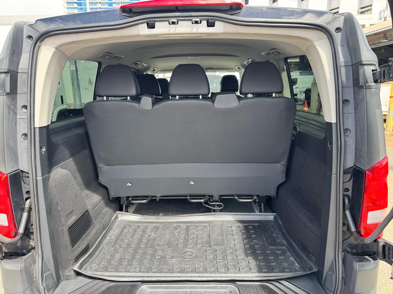 Mercedes-Benz Metris Passenger Van Standard Roof 126" Wheelbase 2019