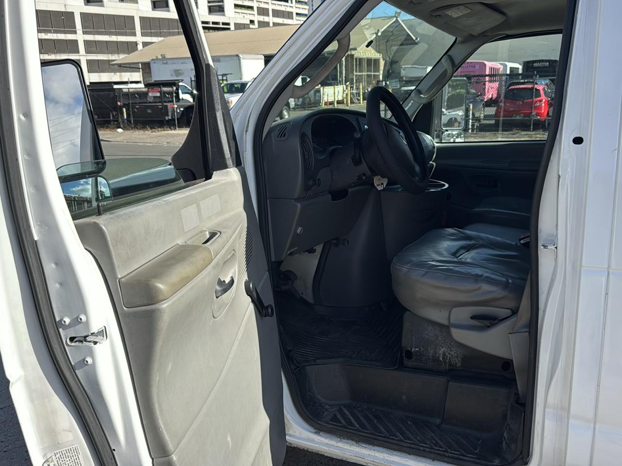 Ford Econoline Commercial Cutaway E-450 Super Duty 158" WB DRW 2006