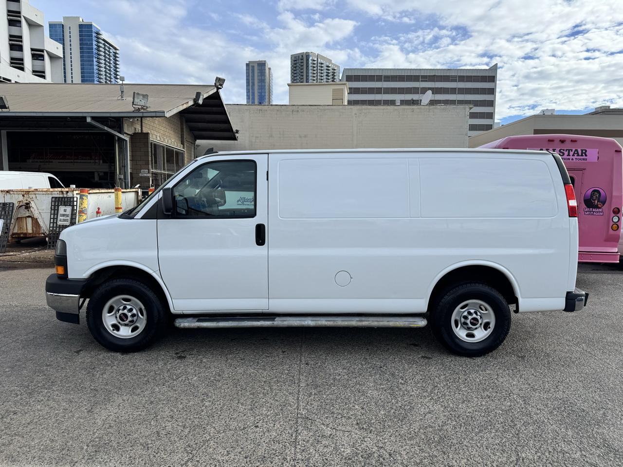 GMC Savana Cargo Van RWD 2500 135" 2021
