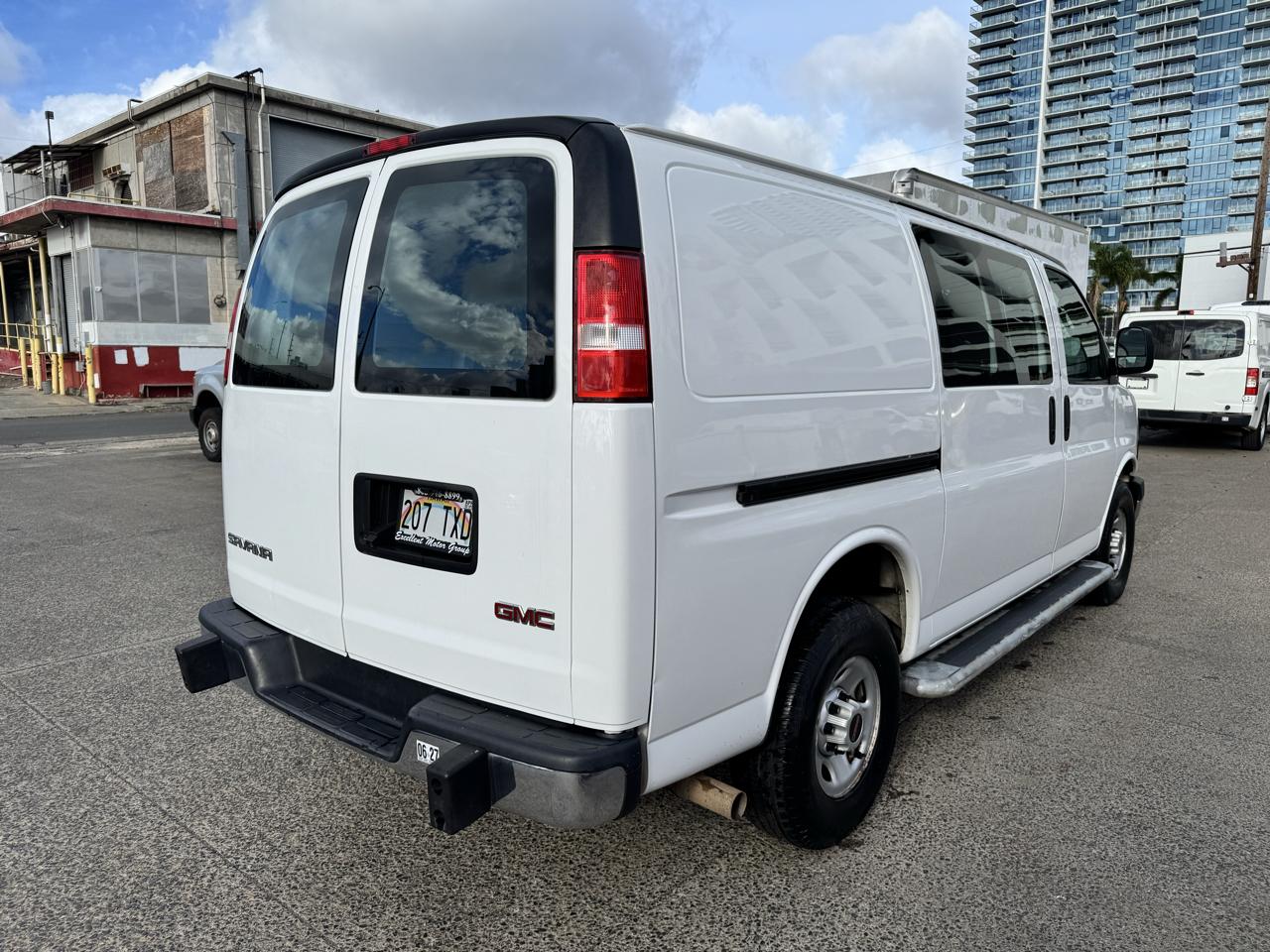 GMC Savana Cargo Van RWD 2500 135" 2021