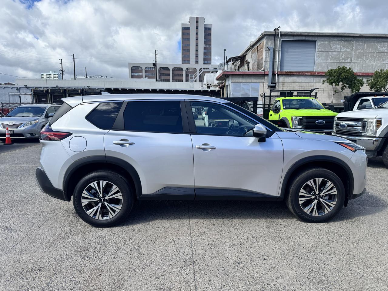 Nissan Rogue FWD SV *Ltd Avail* 2023