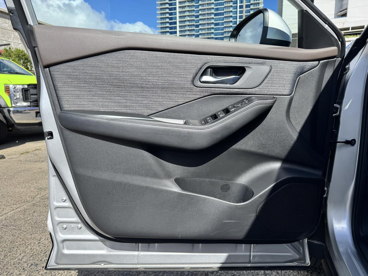 Nissan Rogue FWD SV *Ltd Avail* 2023