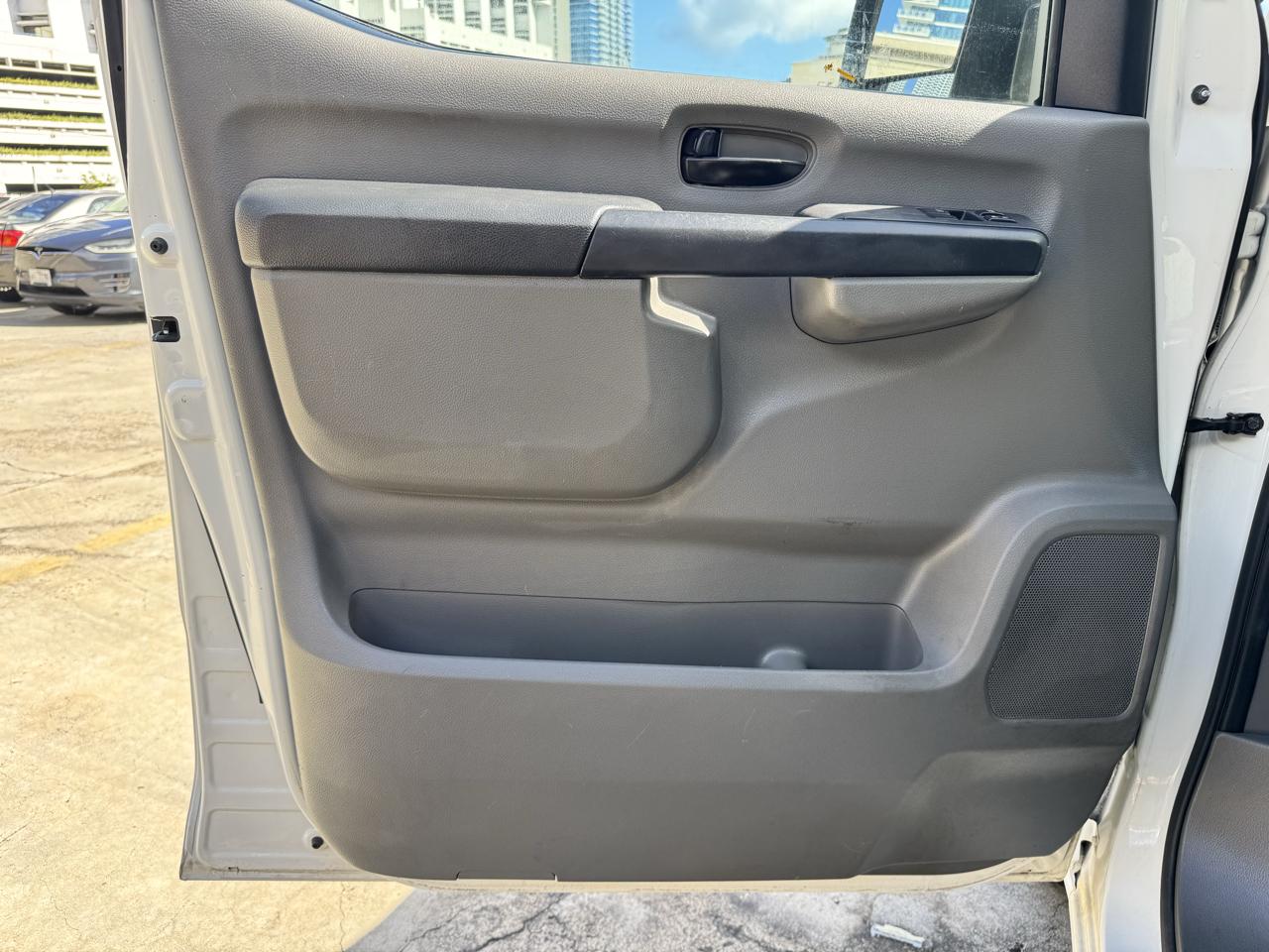 Nissan NV Cargo NV1500 Standard Roof V6 S 2017