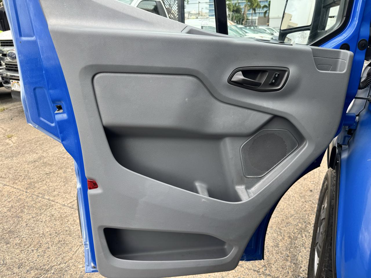 Ford Transit Van T-250 148" Med Rf 9000 GVWR Sliding RH Dr 2018